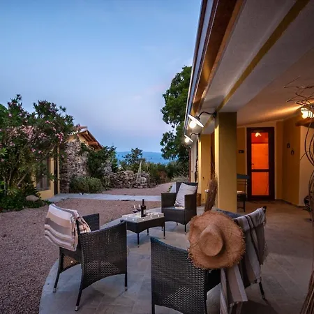 Villa Lo Stazzo Di Multa Bianca Pedrumalu